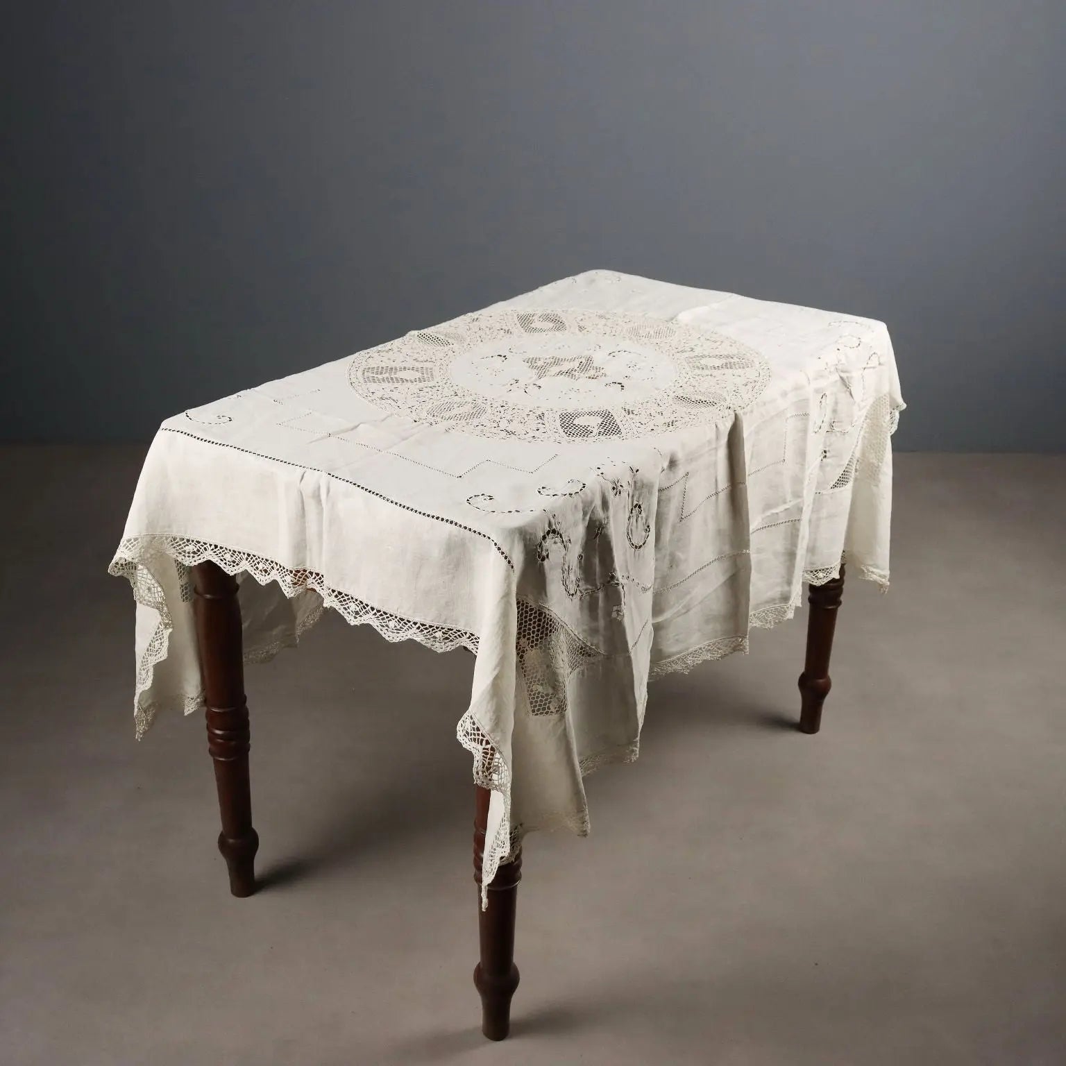 Linen Tablecloth Cantù Lace Second Hand Italy | Clothing & House Linens | Antique House Linens