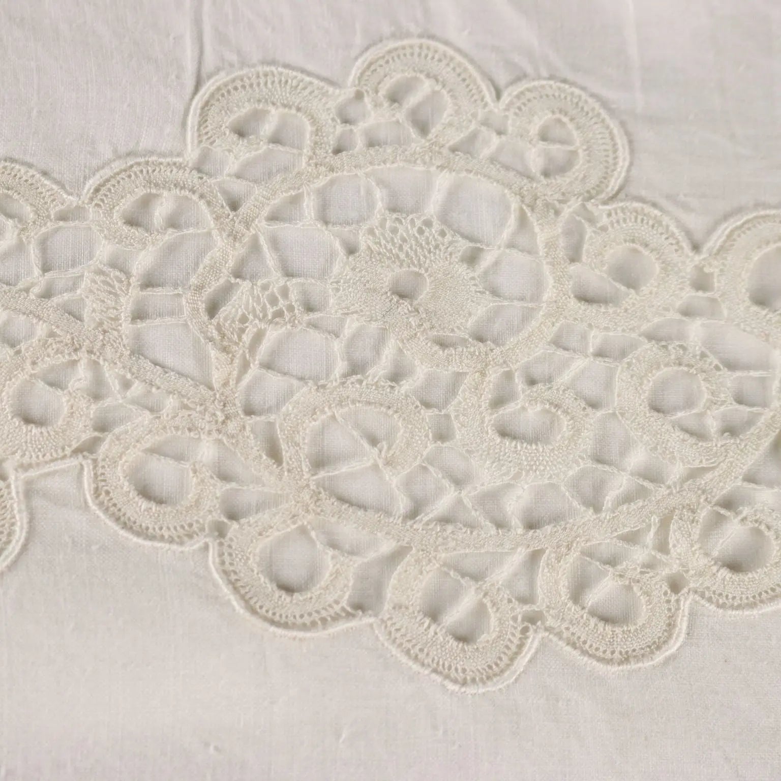 Double Bed Sheeth Linen Cantù Lace Second Hand | Clothing & House Linens | Antique House Linens