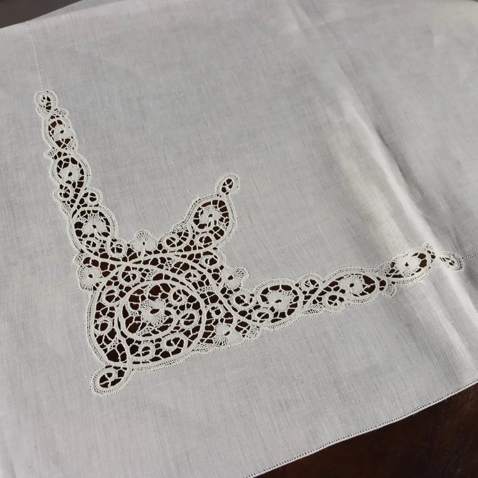 Tablecloth with 18 Napkins Cantù Lace Second Hand Italy | Clothing & House Linens | Antique House Linens