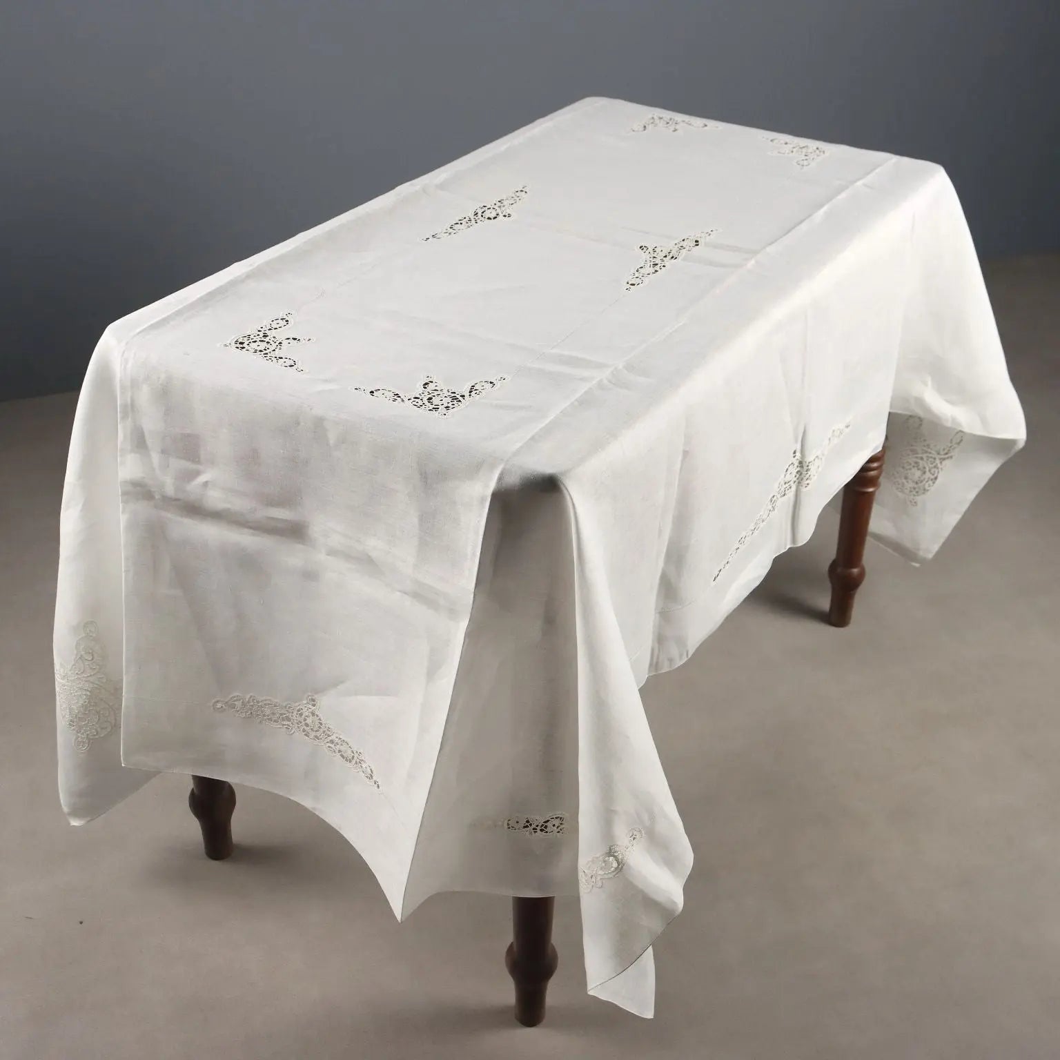 Tablecloth with 18 Napkins Cantù Lace Second Hand Italy | Clothing & House Linens | Antique House Linens