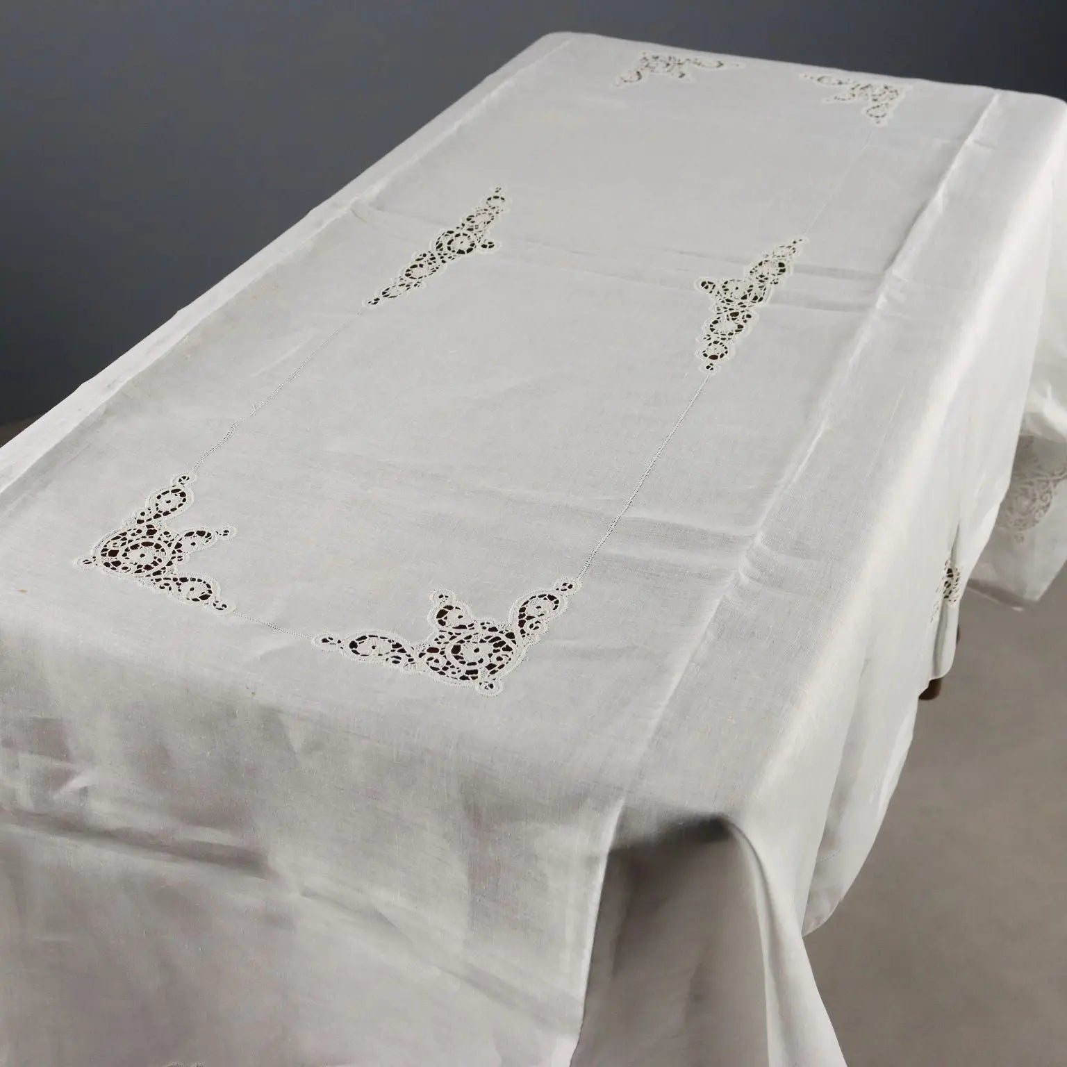 Tablecloth with 18 Napkins Cantù Lace Second Hand Italy | Clothing & House Linens | Antique House Linens