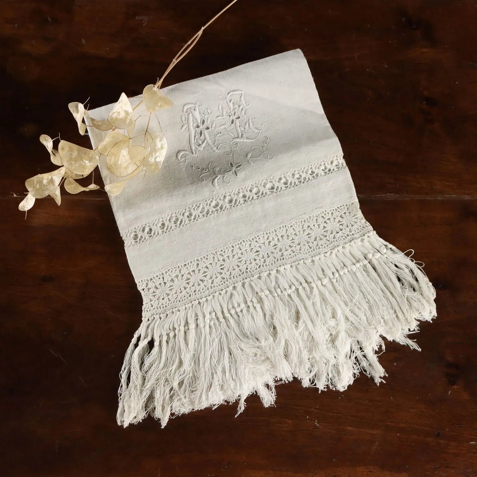 Flax Towel Satin Stitch Second Hand Italy | Clothing & House Linens | Antique House Linens