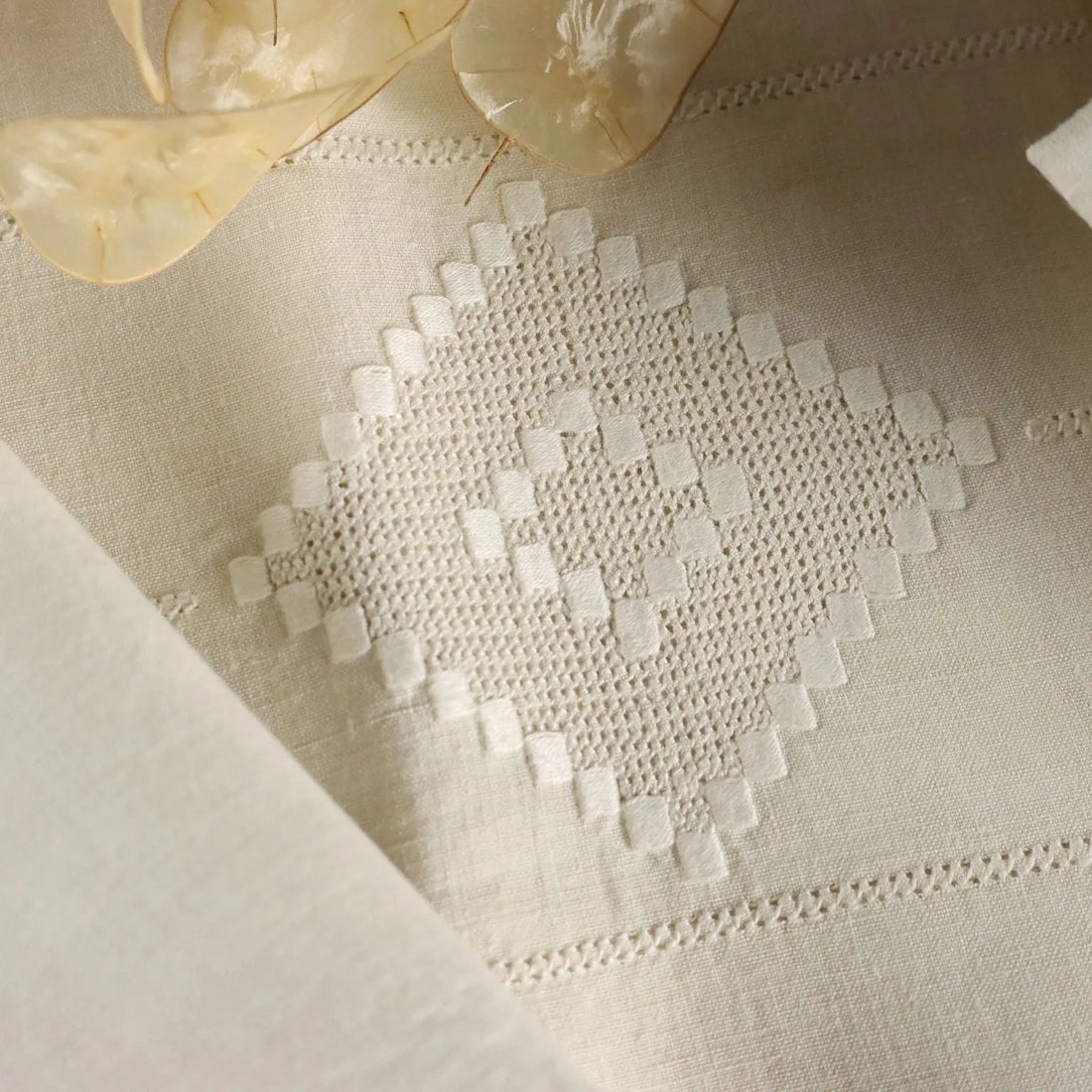 Double Bed Sheeth Linen 2 Pillowcases Full Stitch Second Hand | Clothing & House Linens | Antique House Linens