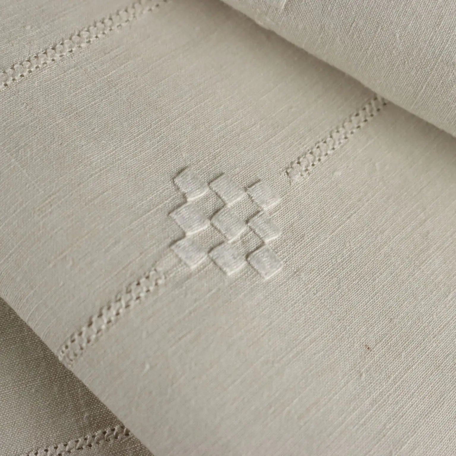 Double Bed Sheeth Linen 2 Pillowcases Full Stitch Second Hand | Clothing & House Linens | Antique House Linens