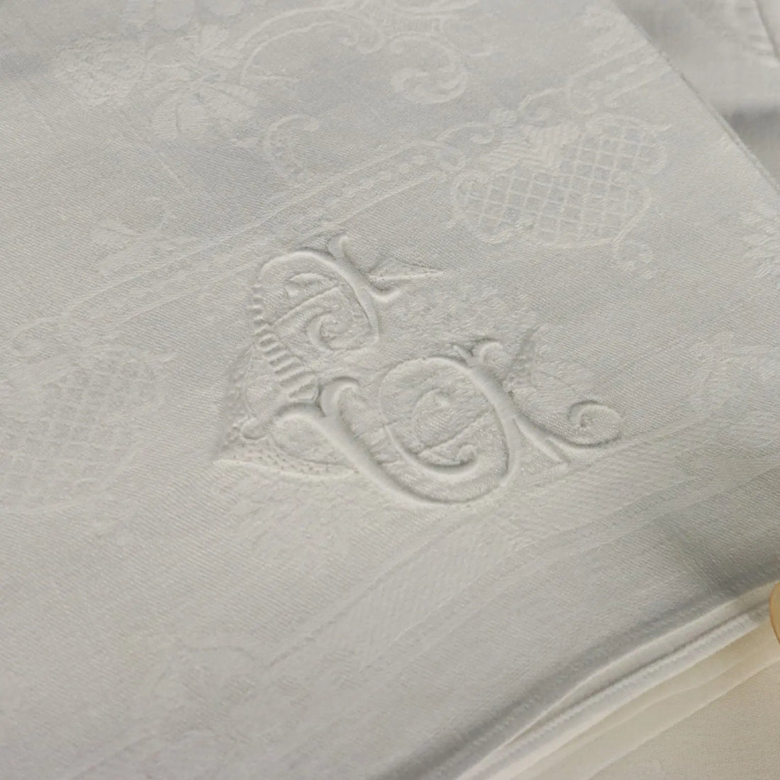 Linen Tablecloth with 12 Napkins Full Stitch Embroidery Italy - 182 x 300 cm | Clothing & House Linens | Antique House Linens
