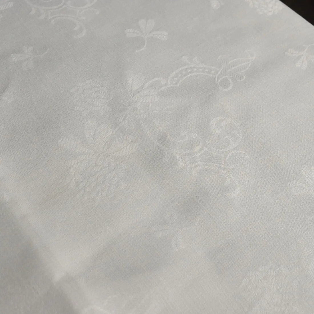 Linen Tablecloth with 12 Napkins Full Stitch Embroidery Italy - 182 x 300 cm | Clothing & House Linens | Antique House Linens