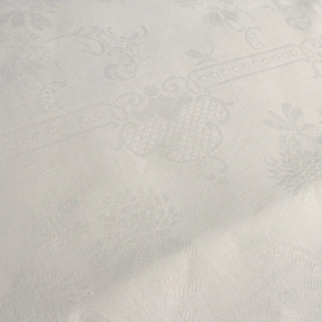 Linen Tablecloth with 12 Napkins Full Stitch Embroidery Italy - 182 x 300 cm | Clothing & House Linens | Antique House Linens