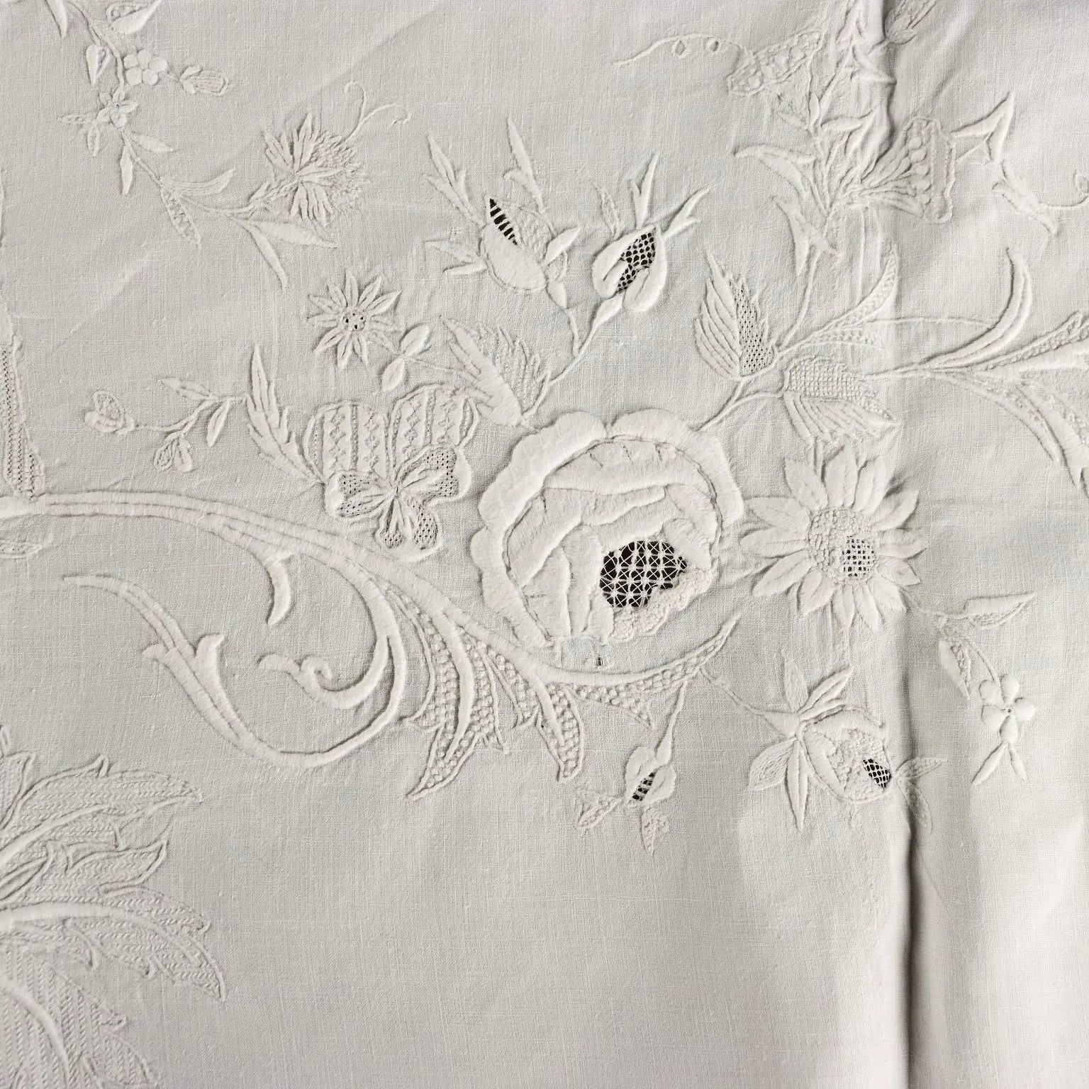 Embroidered Fabric with Pages and Swans Linen XIX-XX Century - 64 x 21 In | Clothing & House Linens | Antique House Linens