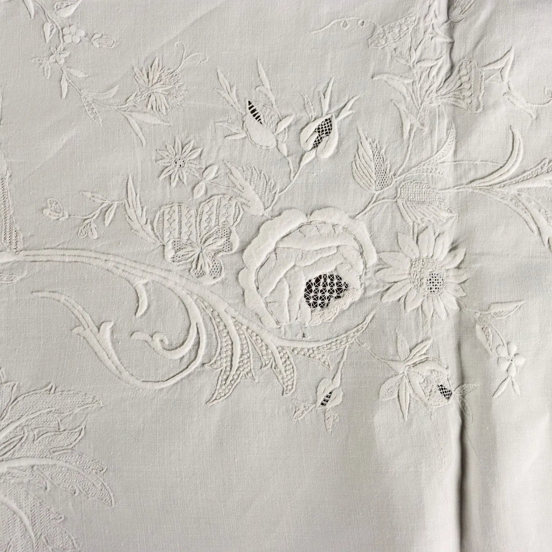 Embroidered Fabric with Pages and Swans Linen XIX-XX Century - 64 x 21 In | Clothing & House Linens | Antique House Linens