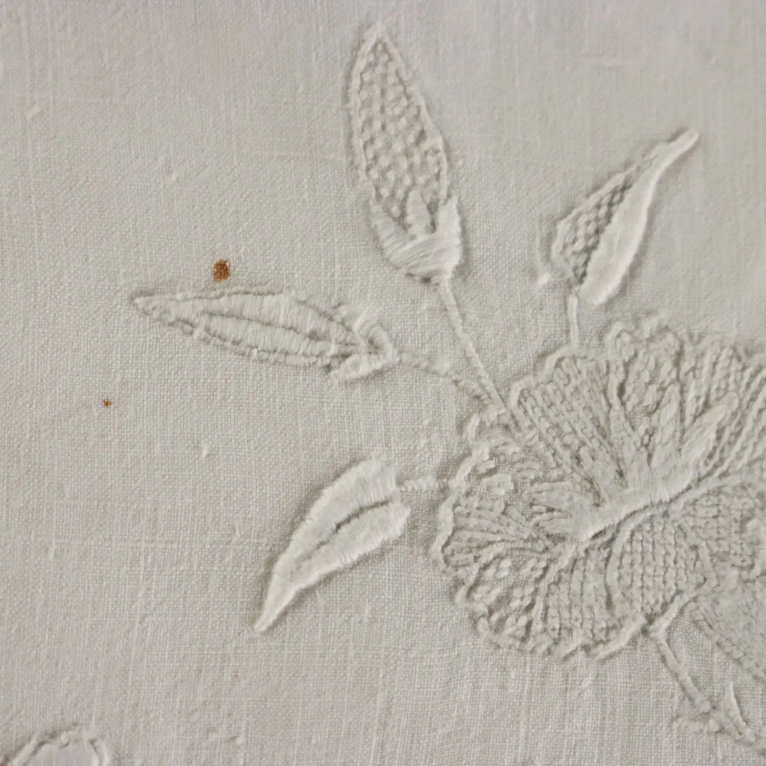 Embroidered Fabric with Pages and Swans Linen XIX-XX Century - 64 x 21 In | Clothing & House Linens | Antique House Linens