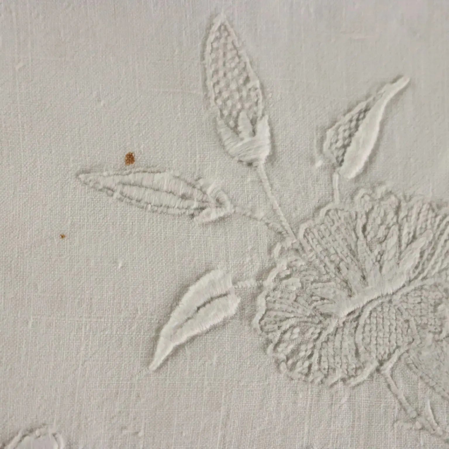 Embroidered Fabric with Pages and Swans Linen XIX-XX Century - 64 x 21 In | Clothing & House Linens | Antique House Linens