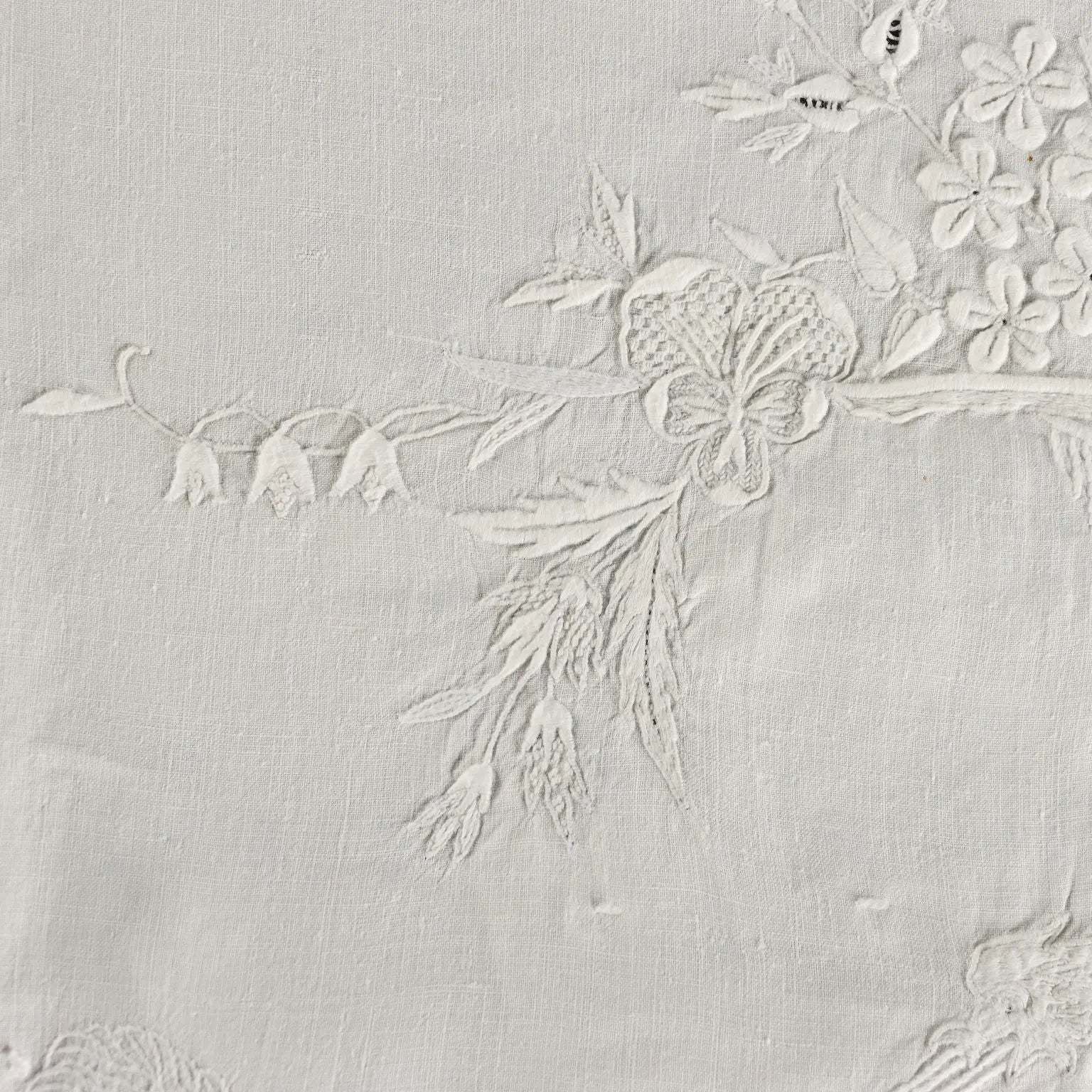 Embroidered Fabric with Pages and Swans Linen XIX-XX Century - 64 x 21 In | Clothing & House Linens | Antique House Linens