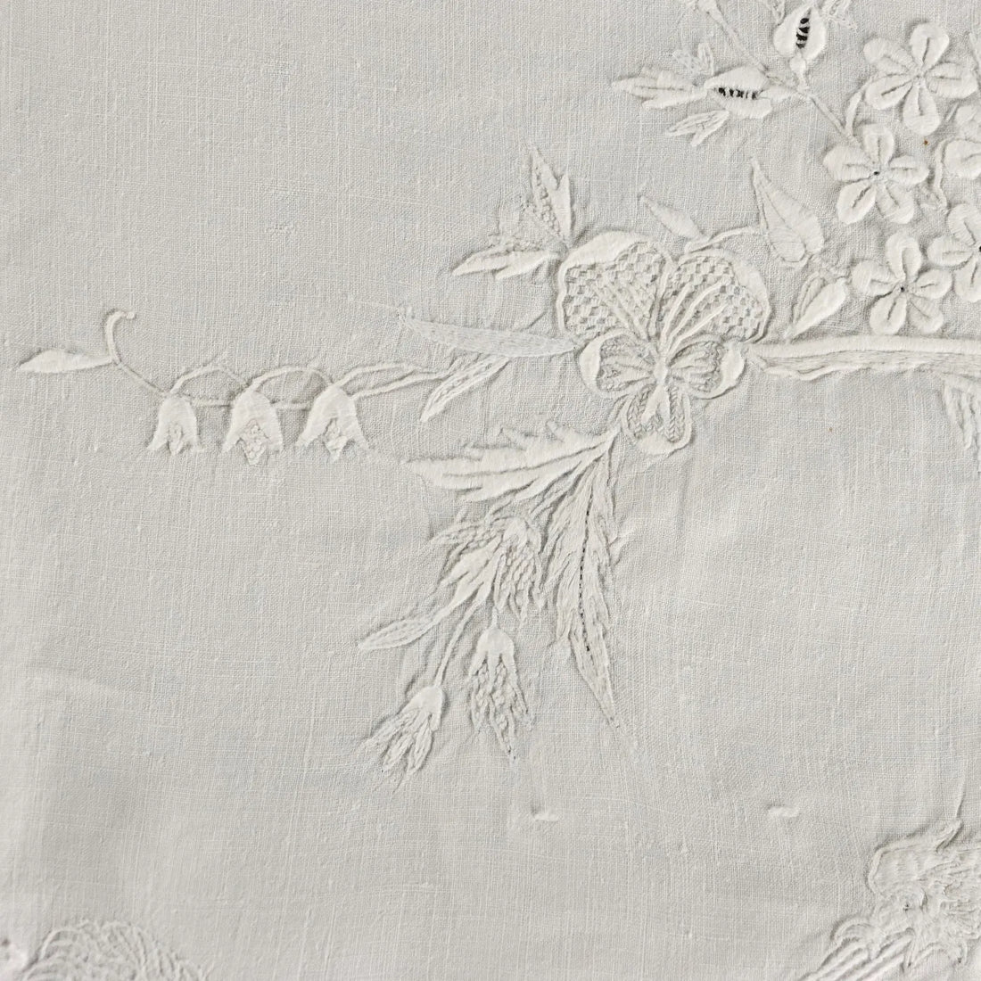 Embroidered Fabric with Pages and Swans Linen XIX-XX Century - 64 x 21 In | Clothing & House Linens | Antique House Linens