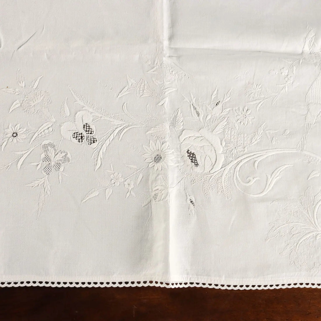 Embroidered Fabric with Pages and Swans Linen XIX-XX Century - 64 x 21 In | Clothing & House Linens | Antique House Linens