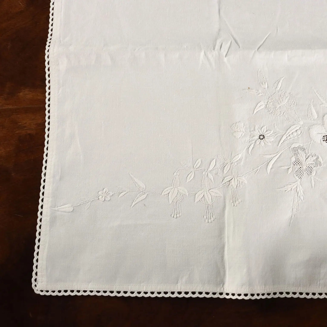 Embroidered Fabric with Pages and Swans Linen XIX-XX Century - 64 x 21 In | Clothing & House Linens | Antique House Linens