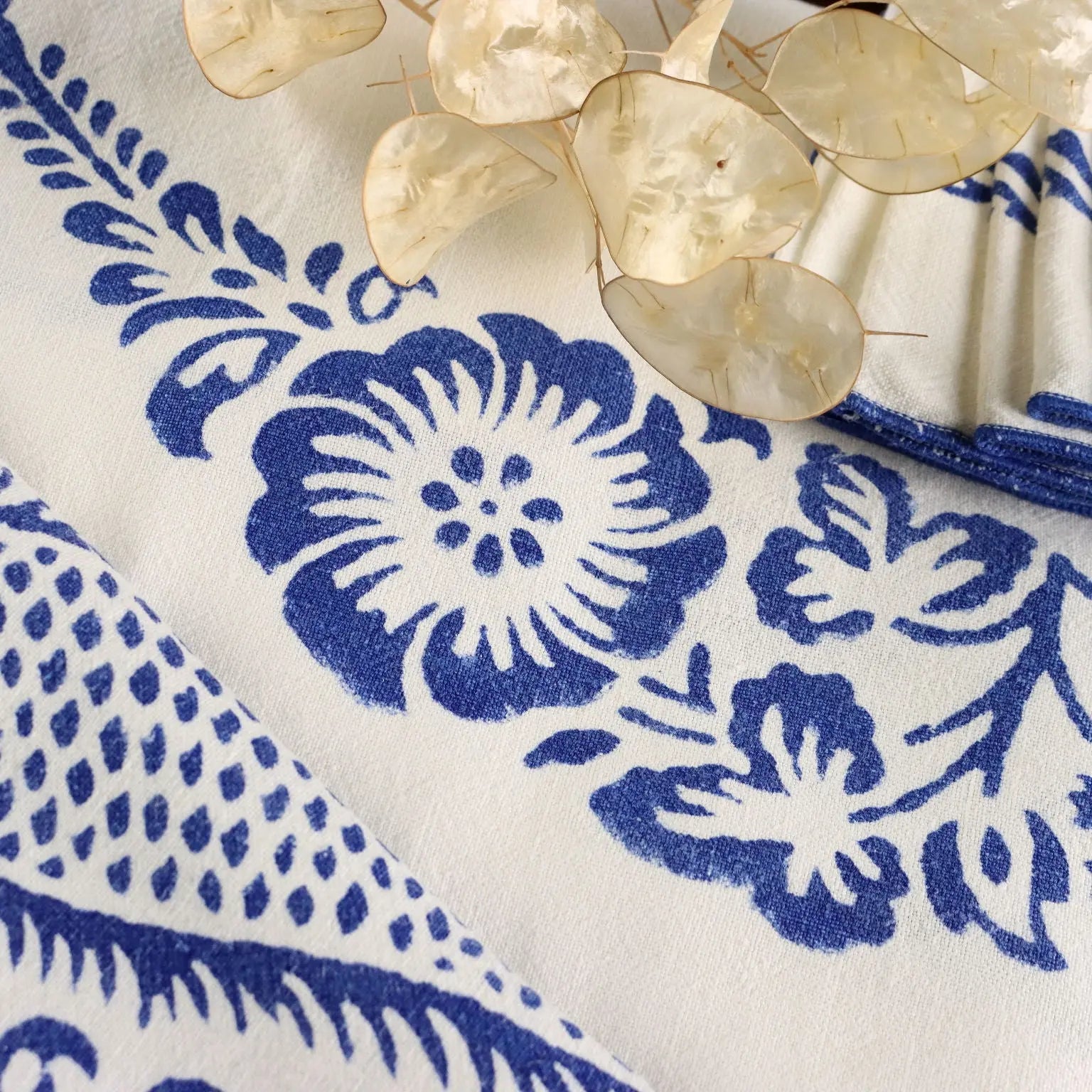 Pascucci Oval Tablecloth Linen 6 Napkins Second Hand Italy - 84 x 74 In | Clothing & House Linens | Antique House Linens
