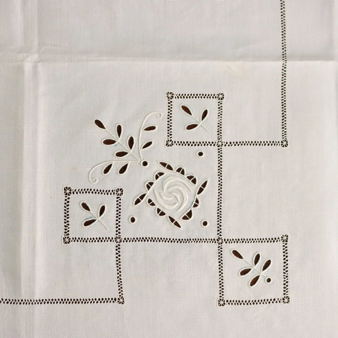 Tablecloth with 12 Napkins Linen Full Stich 60 x 59 In - 60 x 59 In | Clothing & House Linens | Antique House Linens