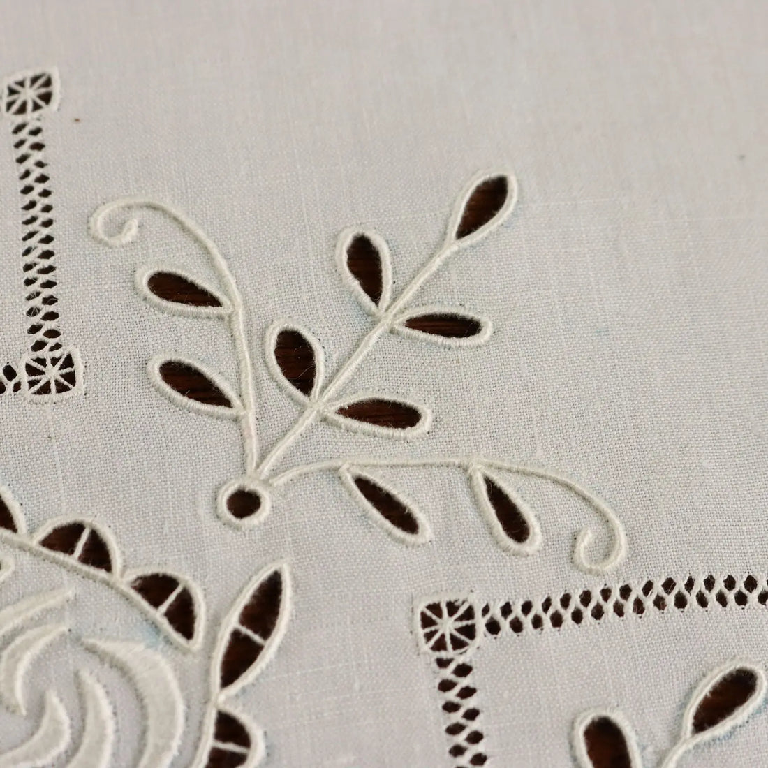 Tablecloth with 12 Napkins Linen Full Stich 60 x 59 In - 60 x 59 In | Clothing & House Linens | Antique House Linens
