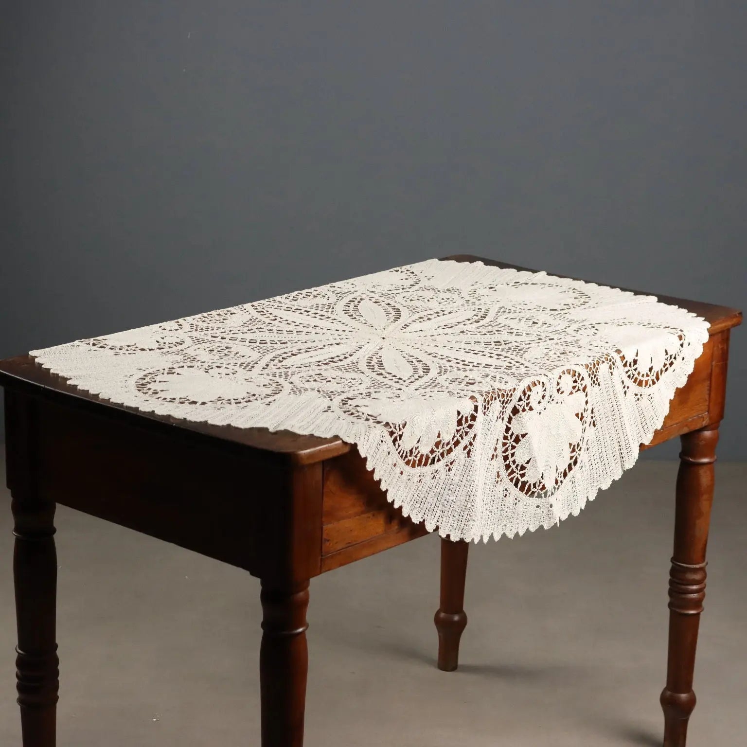 Round Tablecloth Cotton Second Hand Italy 42 x 42 In