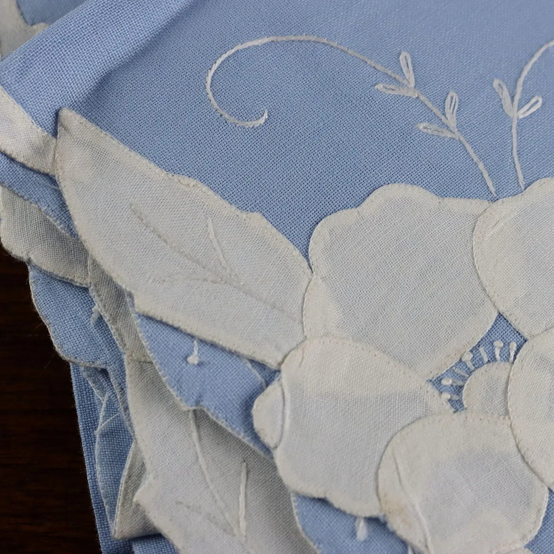 Linen Towels Handmade with Flowers Second Hand 28 x 43 In - 28 x 43 In | Clothing & House Linens | Antique House Linens