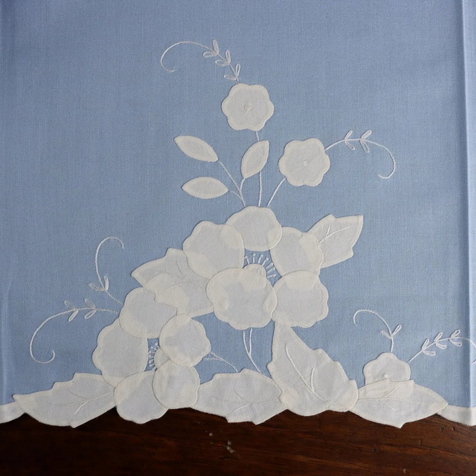 Linen Towels Handmade with Flowers Second Hand 28 x 43 In - 28 x 43 In | Clothing & House Linens | Antique House Linens