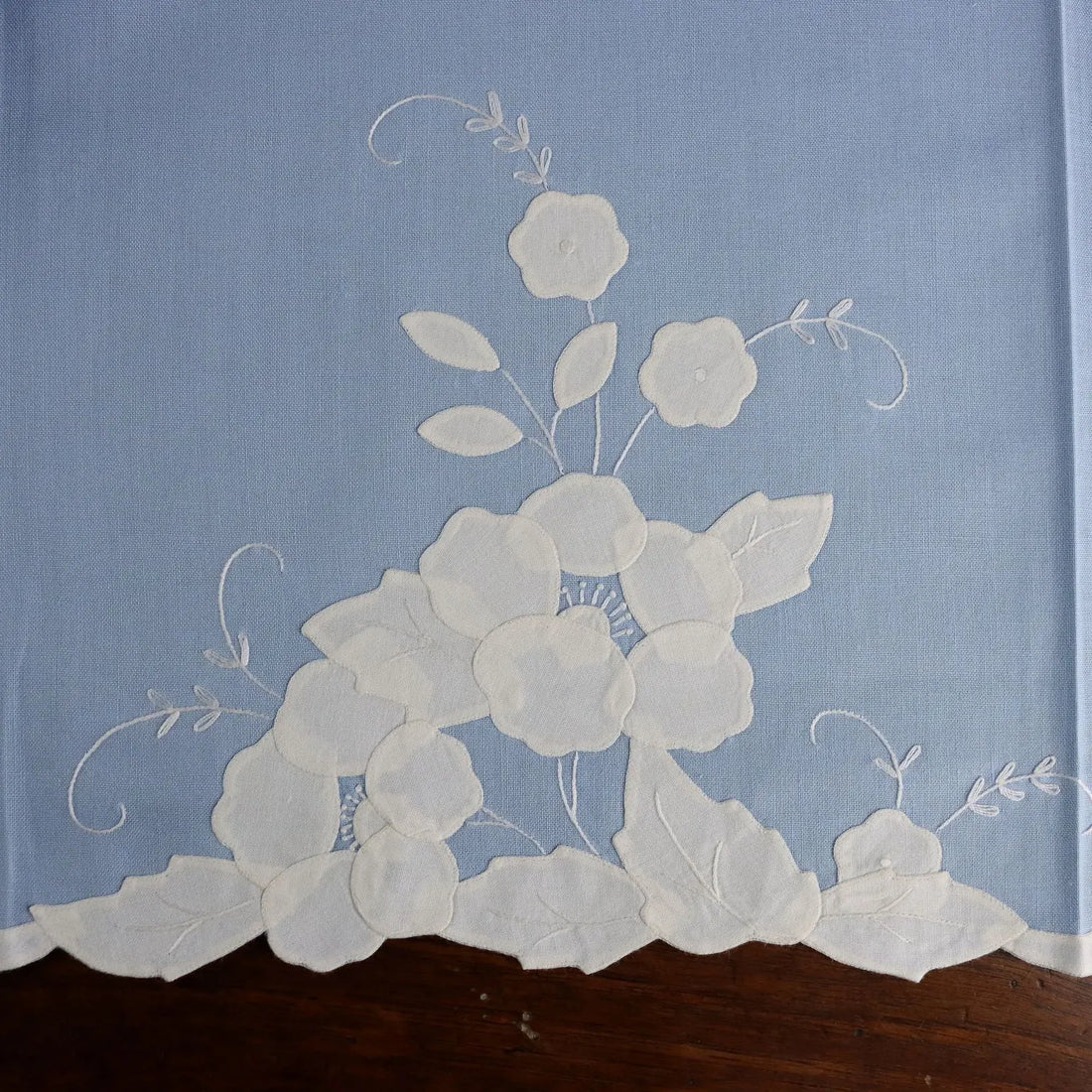 Linen Towels Handmade with Flowers Second Hand 28 x 43 In - 28 x 43 In | Clothing & House Linens | Antique House Linens