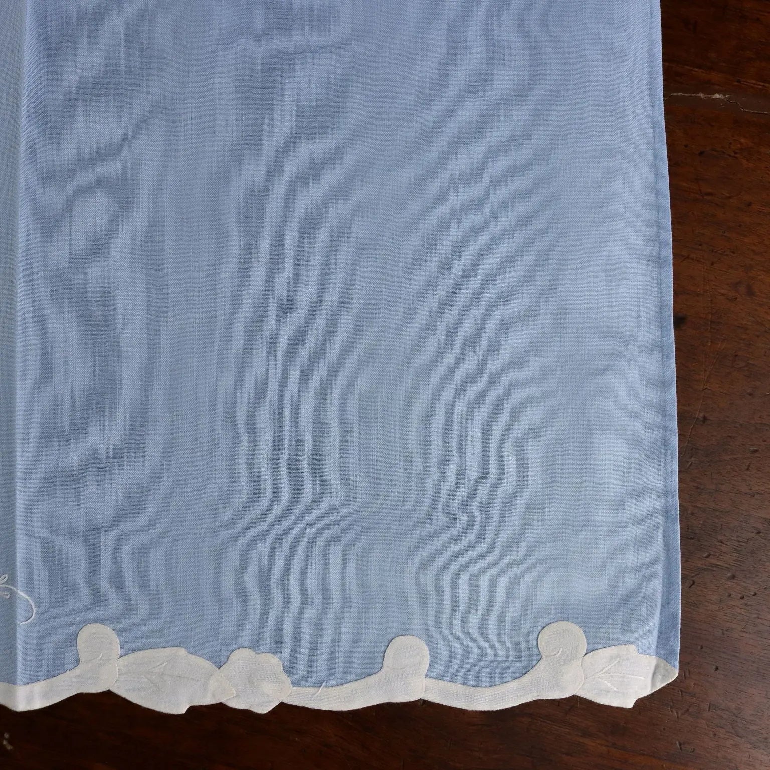 Linen Towels Handmade with Flowers Second Hand 28 x 43 In - 28 x 43 In | Clothing & House Linens | Antique House Linens