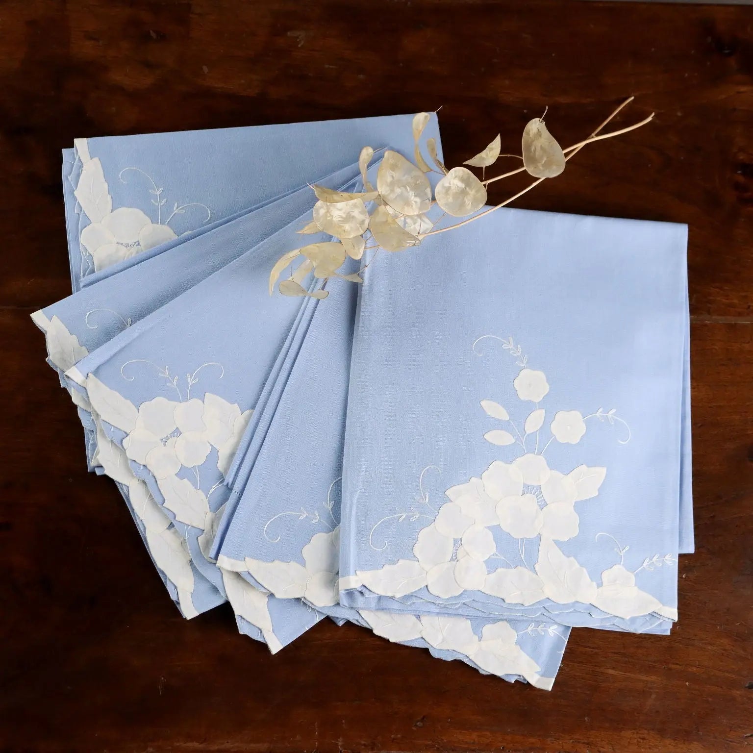 Second Hand Towels Linen Flower Pattern Italy 28 x 43 In - 28 x 43 In | Clothing & House Linens | Antique House Linens