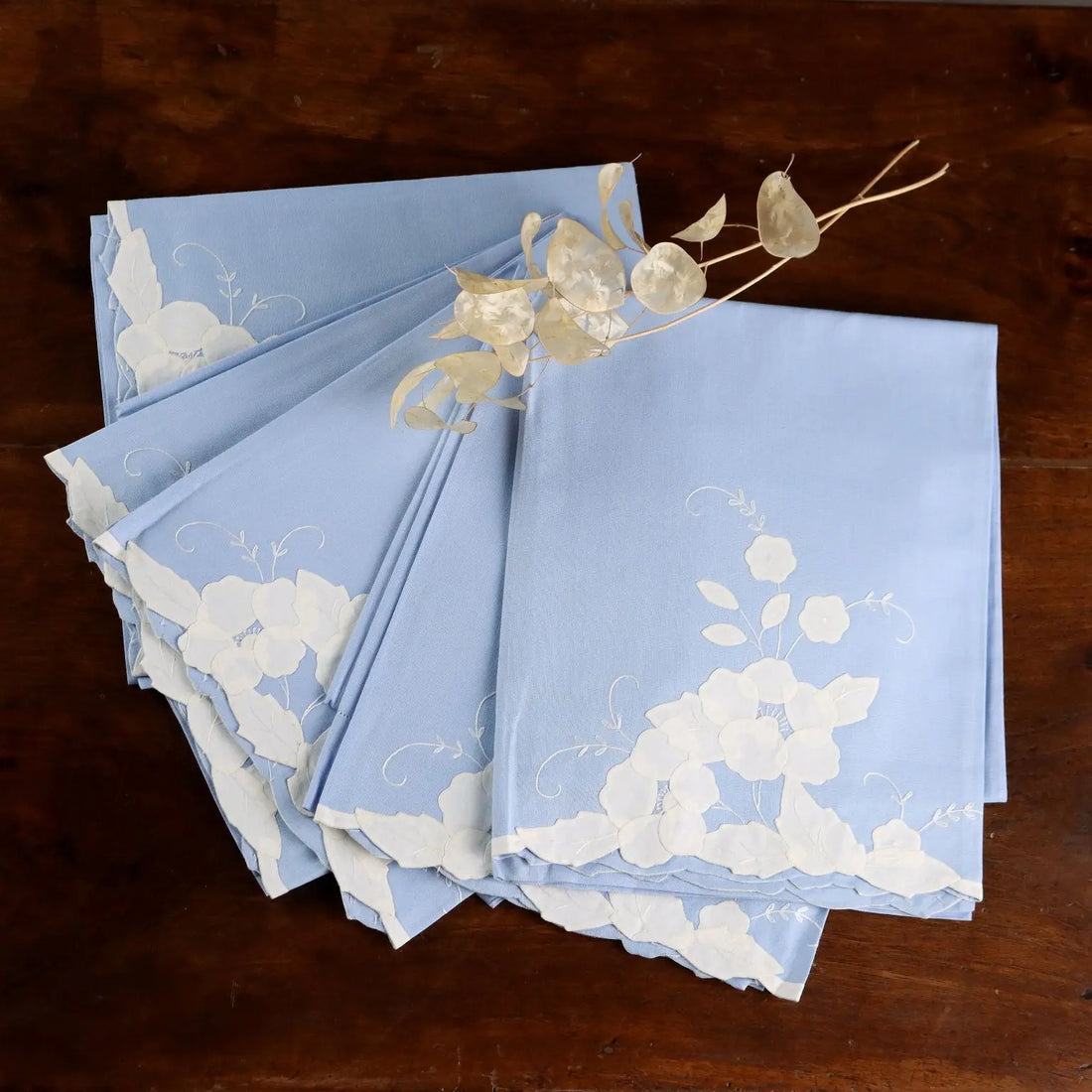 Second Hand Towels Linen Flower Pattern Italy 28 x 43 In - 28 x 43 In | Clothing & House Linens | Antique House Linens