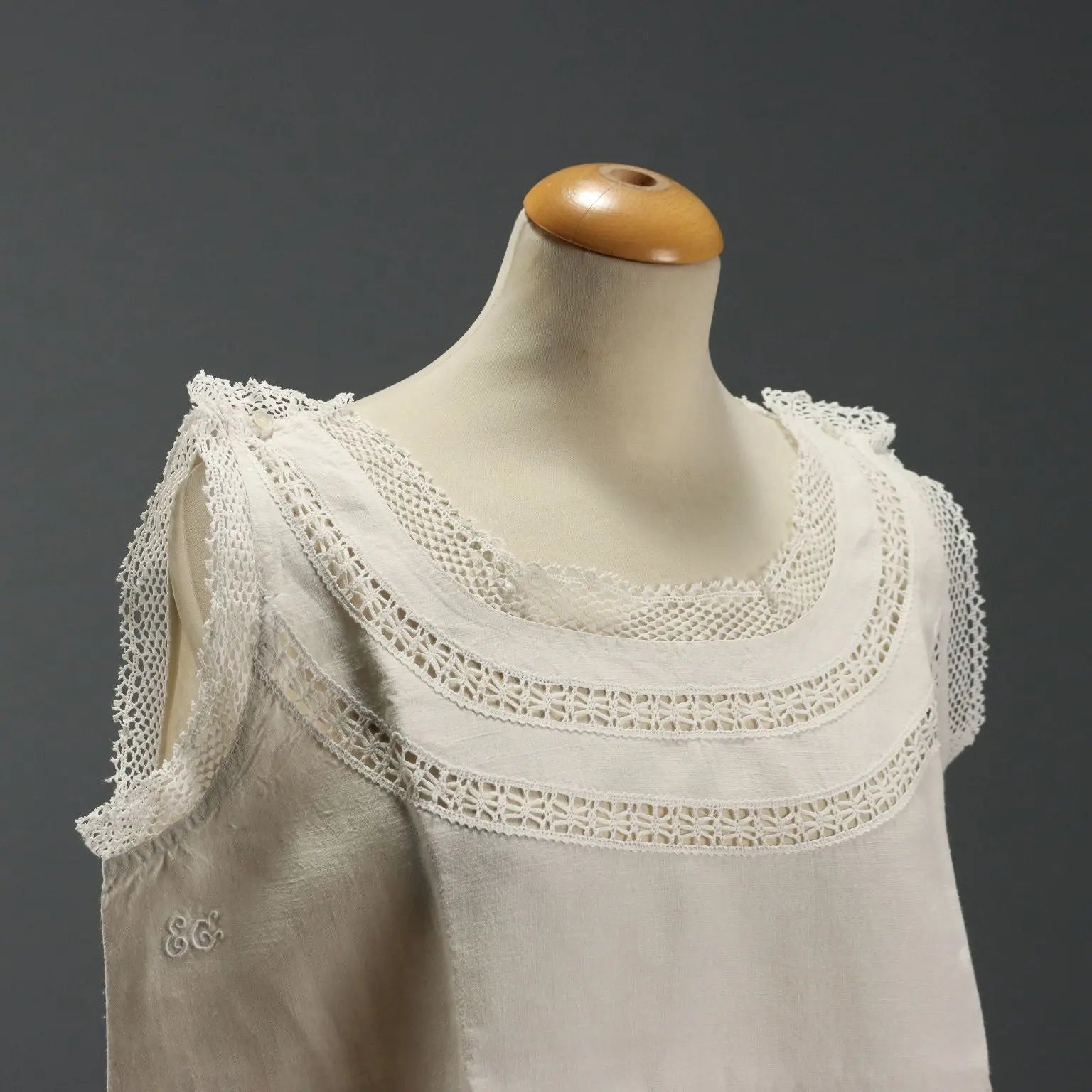Linen Nightgown Needlepoint Inserts Italy Second Hand | Clothing & House Linens | Antique House Linens