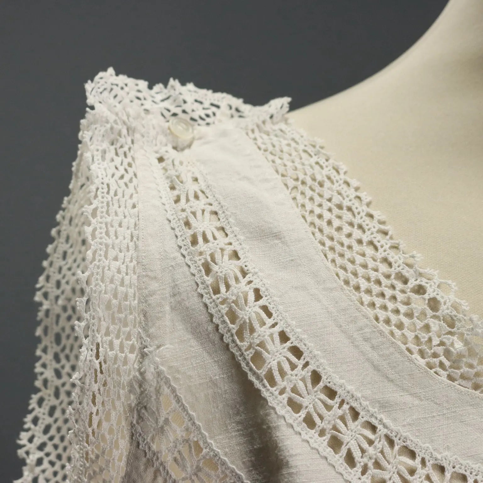 Linen Nightgown Needlepoint Inserts Italy Second Hand | Clothing & House Linens | Antique House Linens