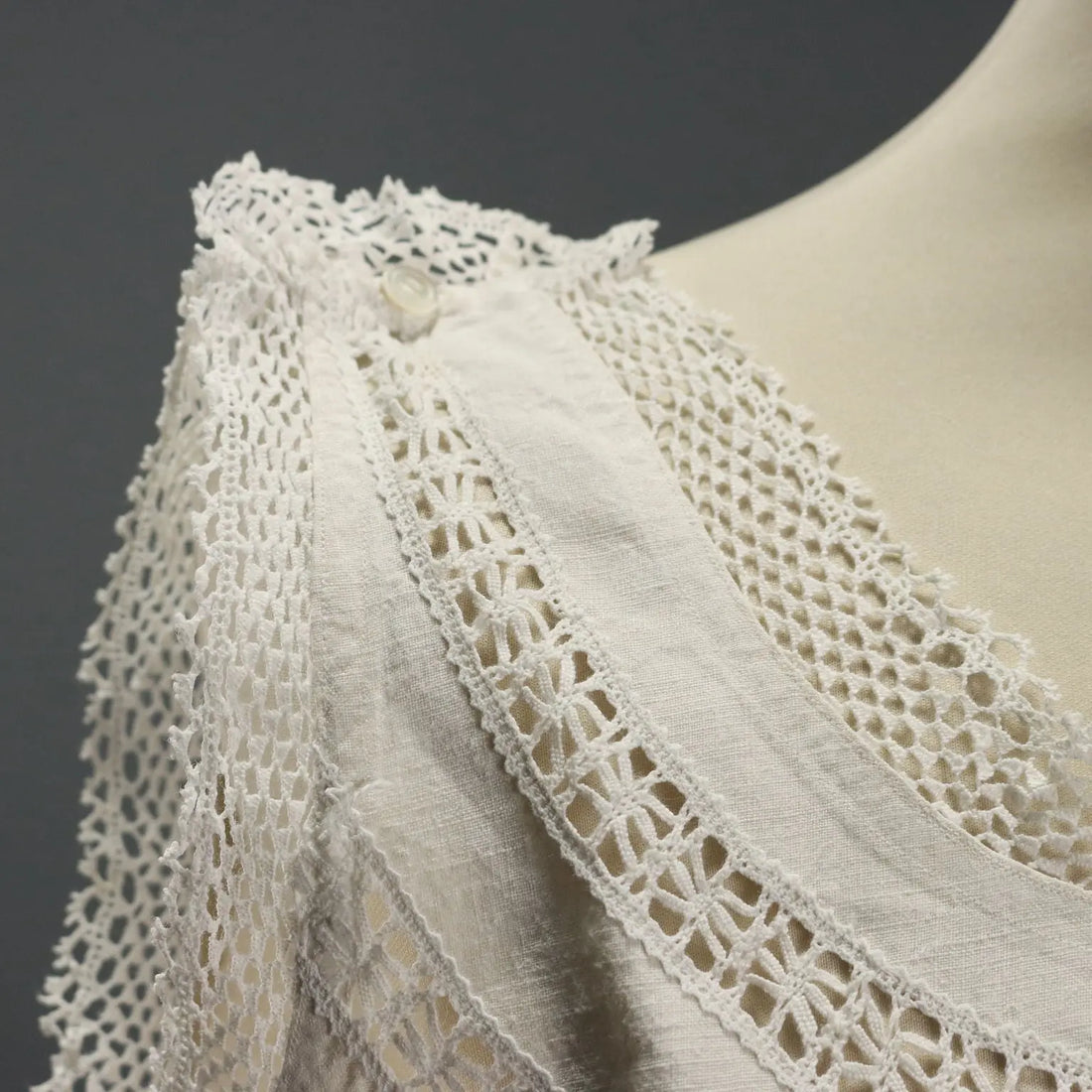 Linen Nightgown Needlepoint Inserts Italy Second Hand | Clothing & House Linens | Antique House Linens
