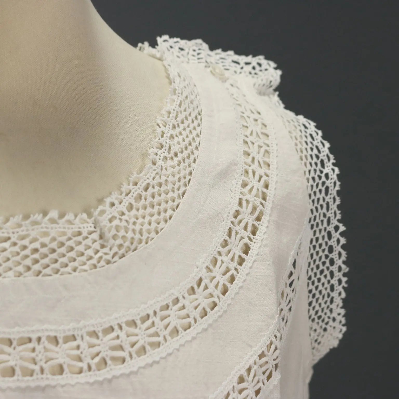 Linen Nightgown Needlepoint Inserts Italy Second Hand | Clothing & House Linens | Antique House Linens