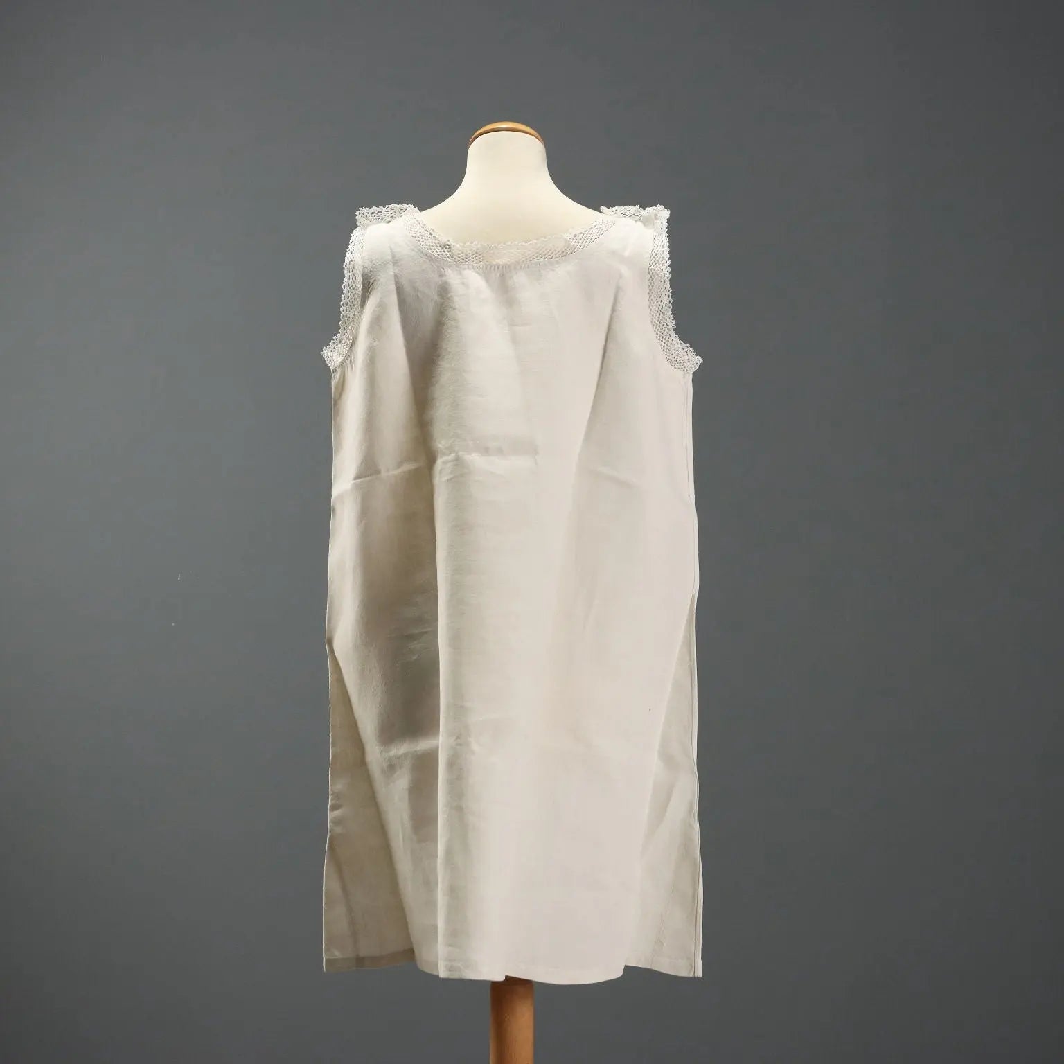 Linen Nightgown Needlepoint Inserts Italy Second Hand | Clothing & House Linens | Antique House Linens
