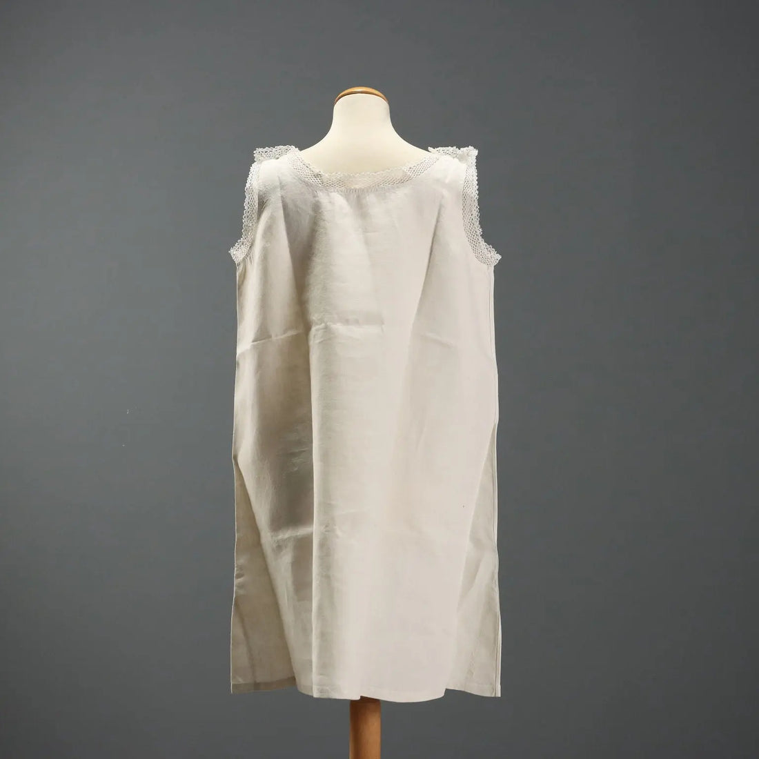 Linen Nightgown Needlepoint Inserts Italy Second Hand | Clothing & House Linens | Antique House Linens