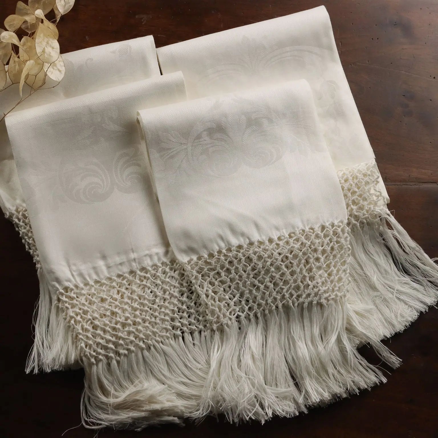 Flanders Linen Towel Set with Fringes Second Hand 59 x 25 In - 59 x 25 In | Clothing & House Linens | Antique House Linens