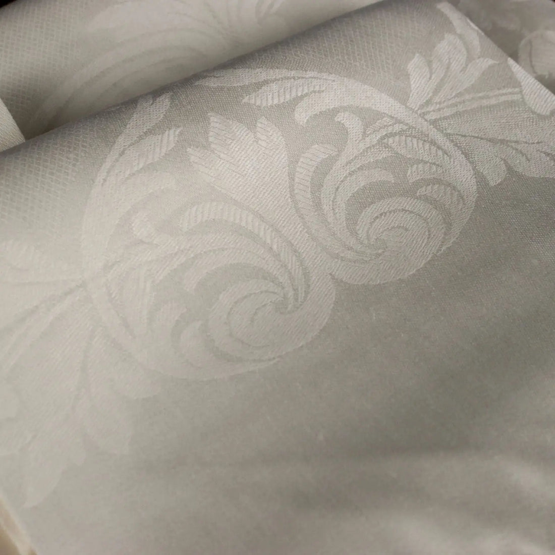 Flanders Linen Towel Set with Fringes Second Hand 59 x 25 In - 59 x 25 In | Clothing & House Linens | Antique House Linens