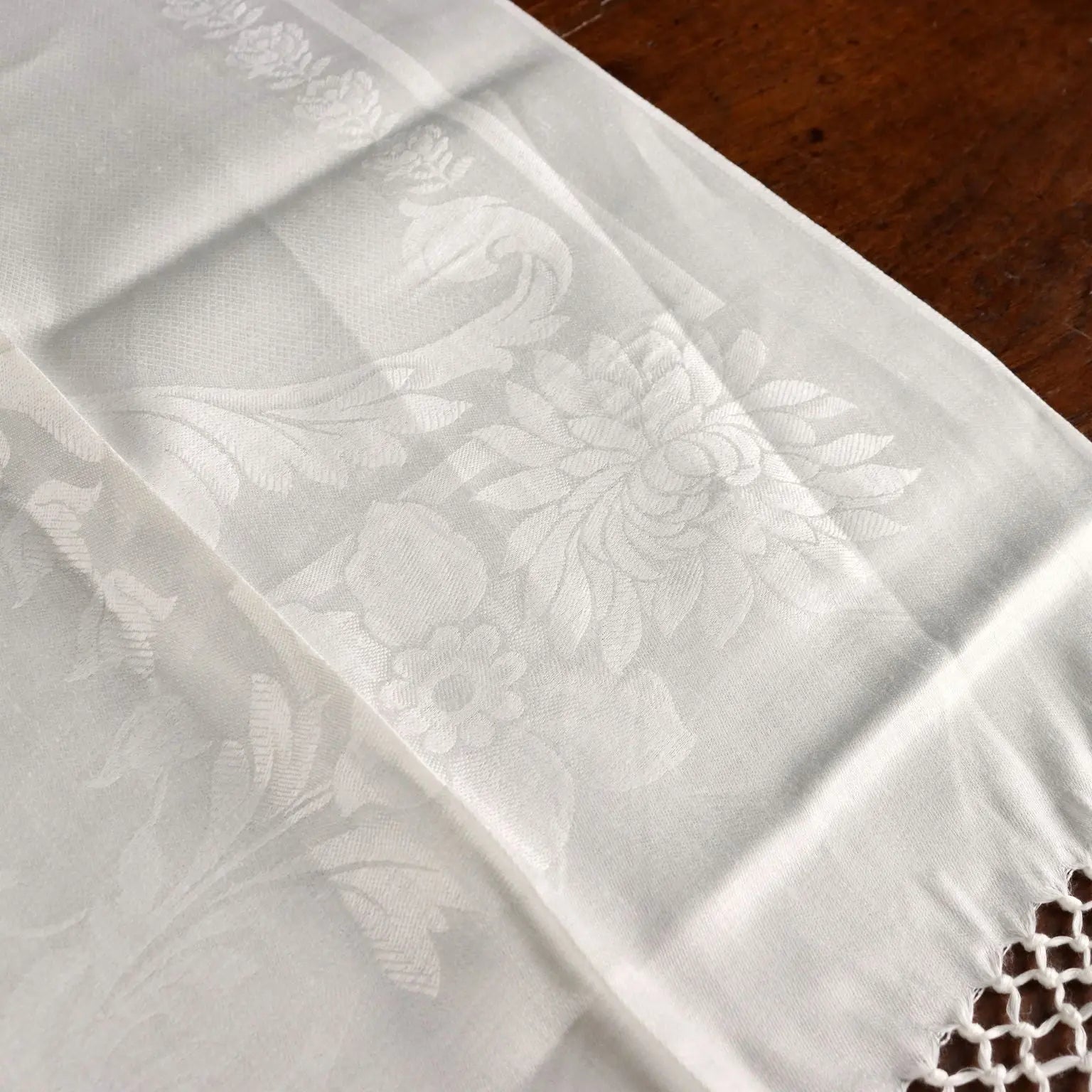 Flanders Linen Towel Set with Fringes Second Hand 59 x 25 In - 59 x 25 In | Clothing & House Linens | Antique House Linens