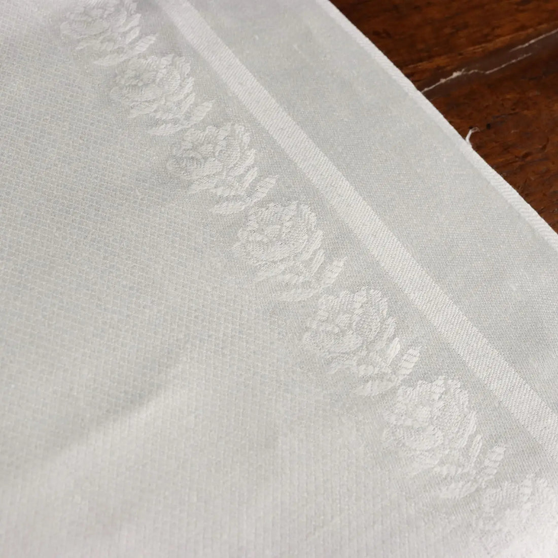 Flanders Linen Towel Set with Fringes Second Hand 59 x 25 In - 59 x 25 In | Clothing & House Linens | Antique House Linens