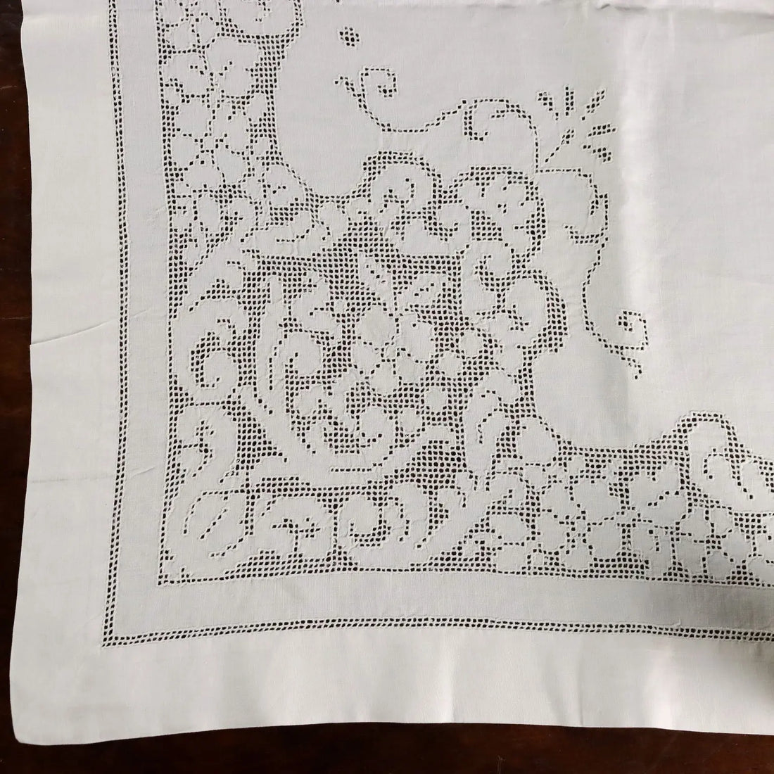 Tablecloth with 12 Napkins Sicilian Linen Italy 120 x 71 In
