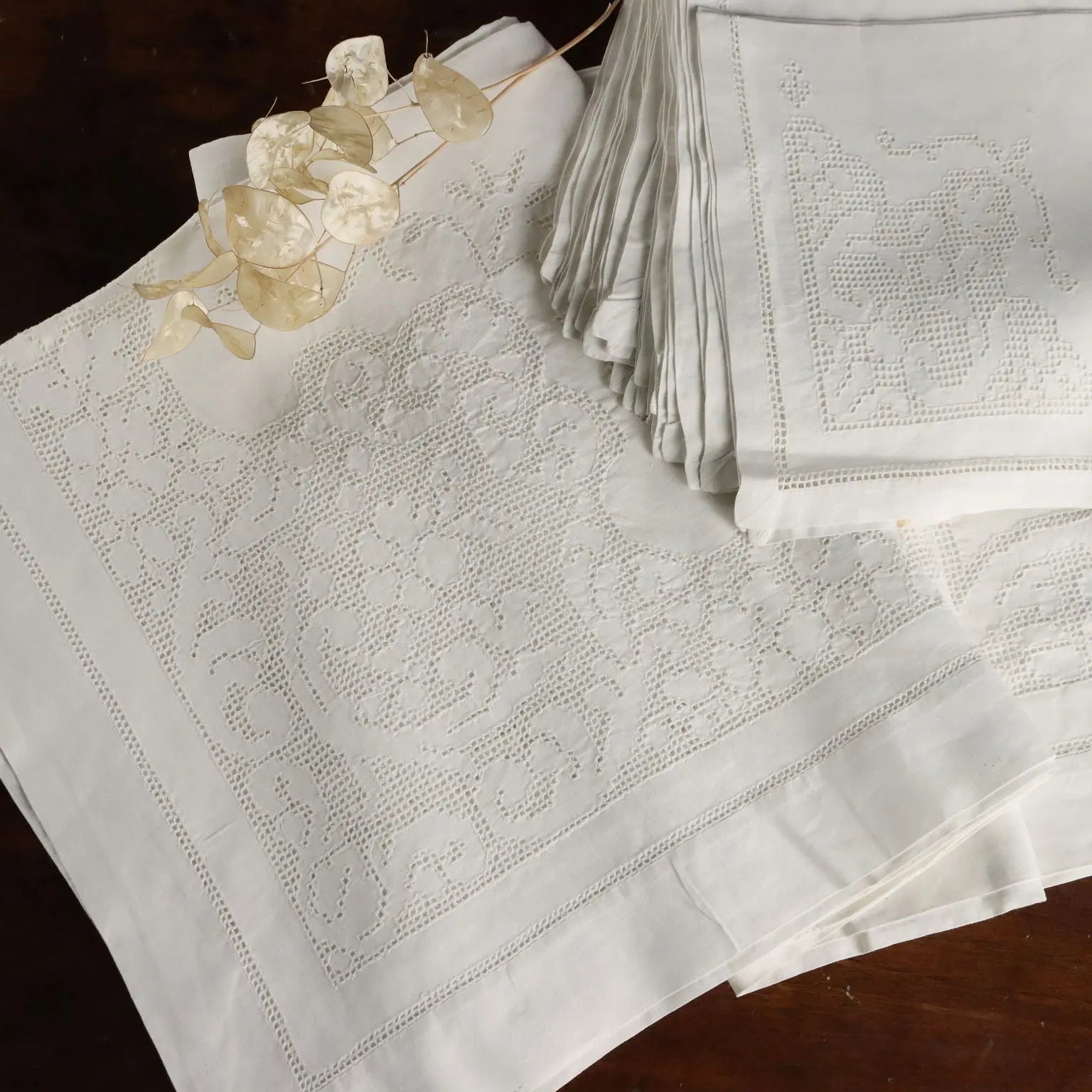 Tablecloth with 12 Napkins Sicilian Linen Italy 120 x 71 In