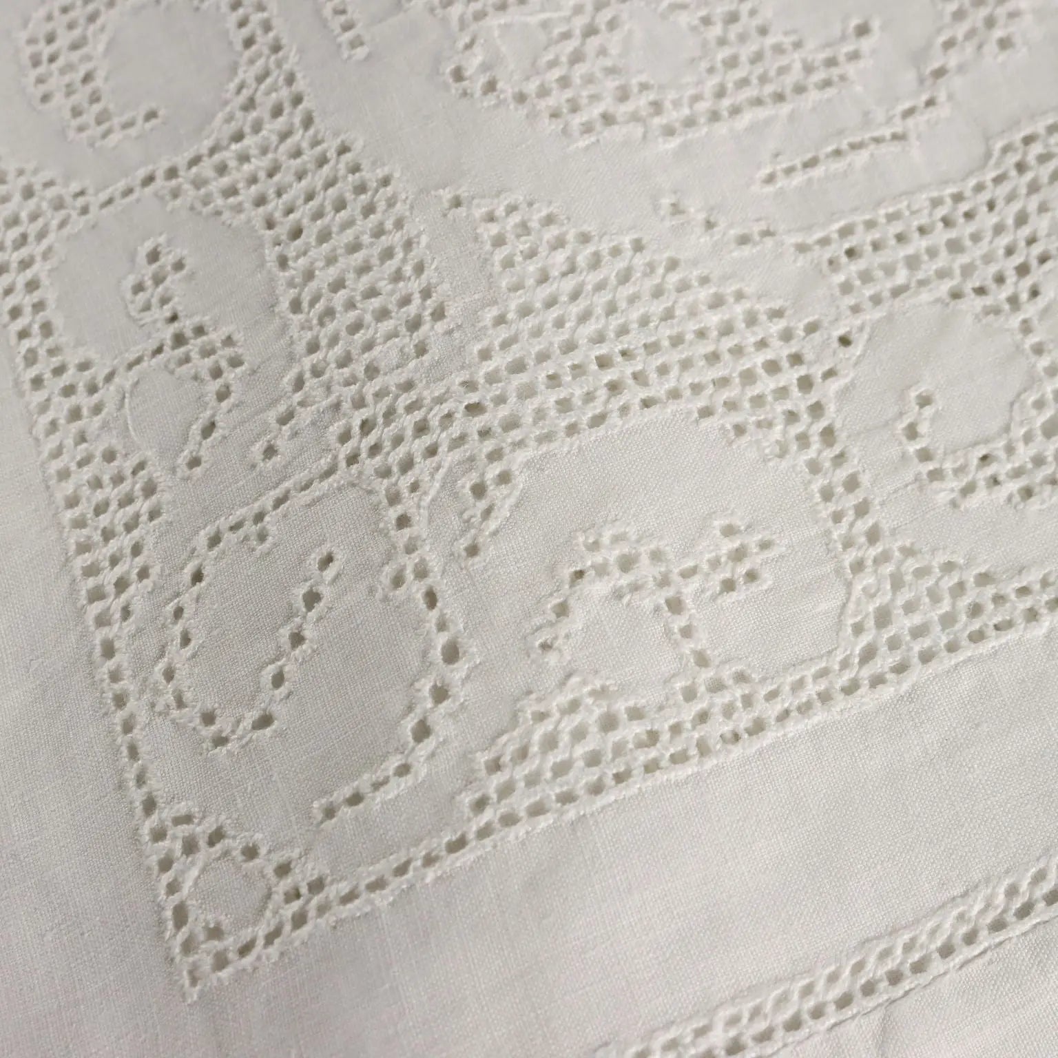 Tablecloth with 12 Napkins Sicilian Linen Italy 120 x 71 In