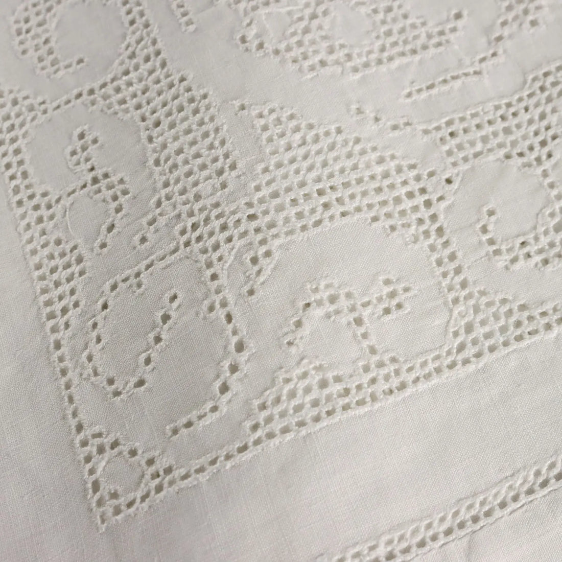 Tablecloth with 12 Napkins Sicilian Linen Italy 120 x 71 In
