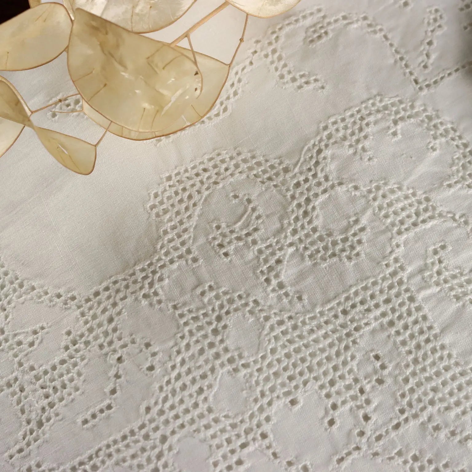 Tablecloth with 12 Napkins Sicilian Linen Italy 120 x 71 In