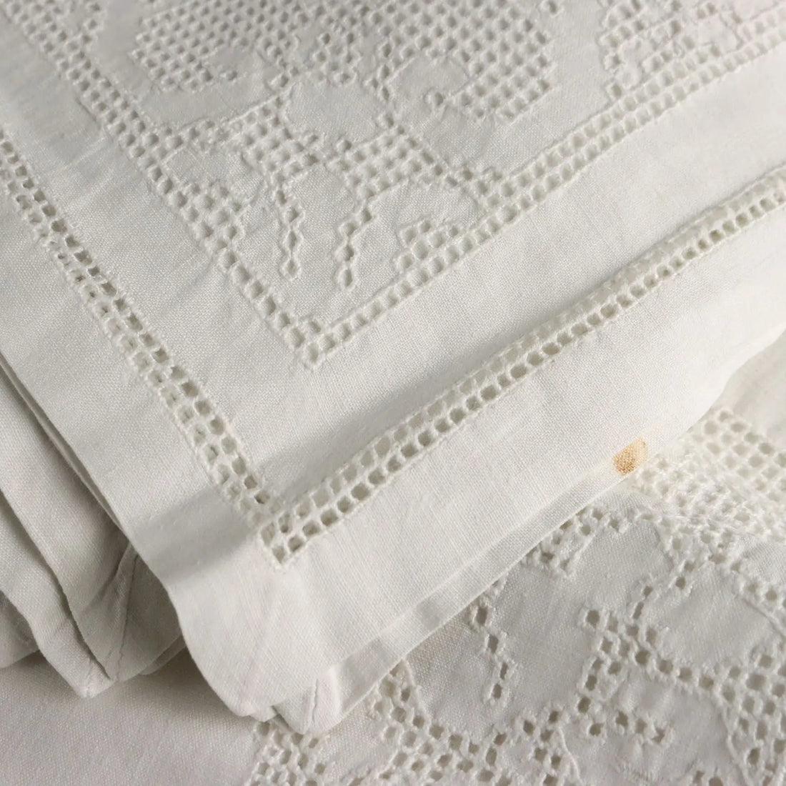 Tablecloth with 12 Napkins Sicilian Linen Italy 120 x 71 In