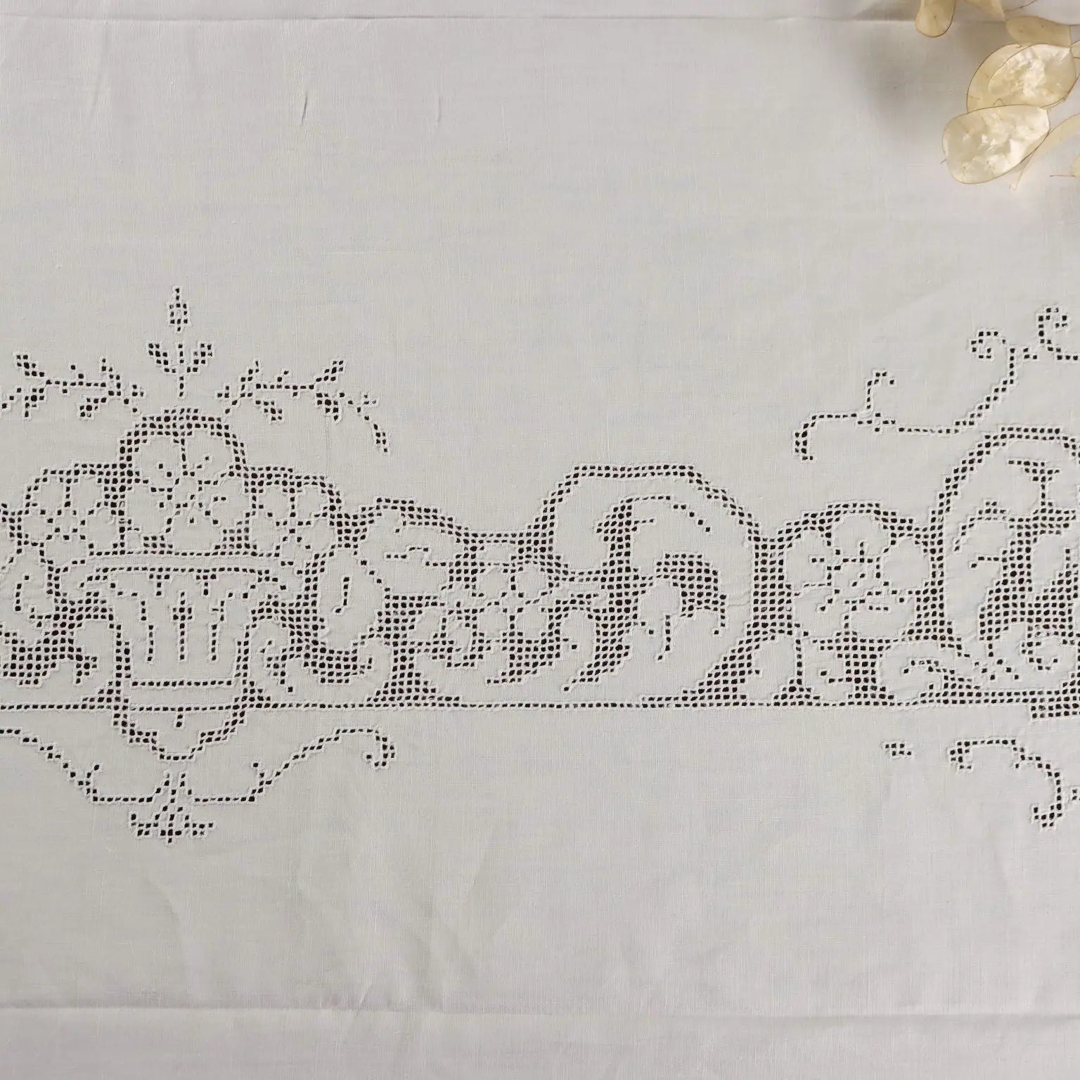 Tablecloth with 12 Napkins Sicilian Linen Italy 120 x 71 In
