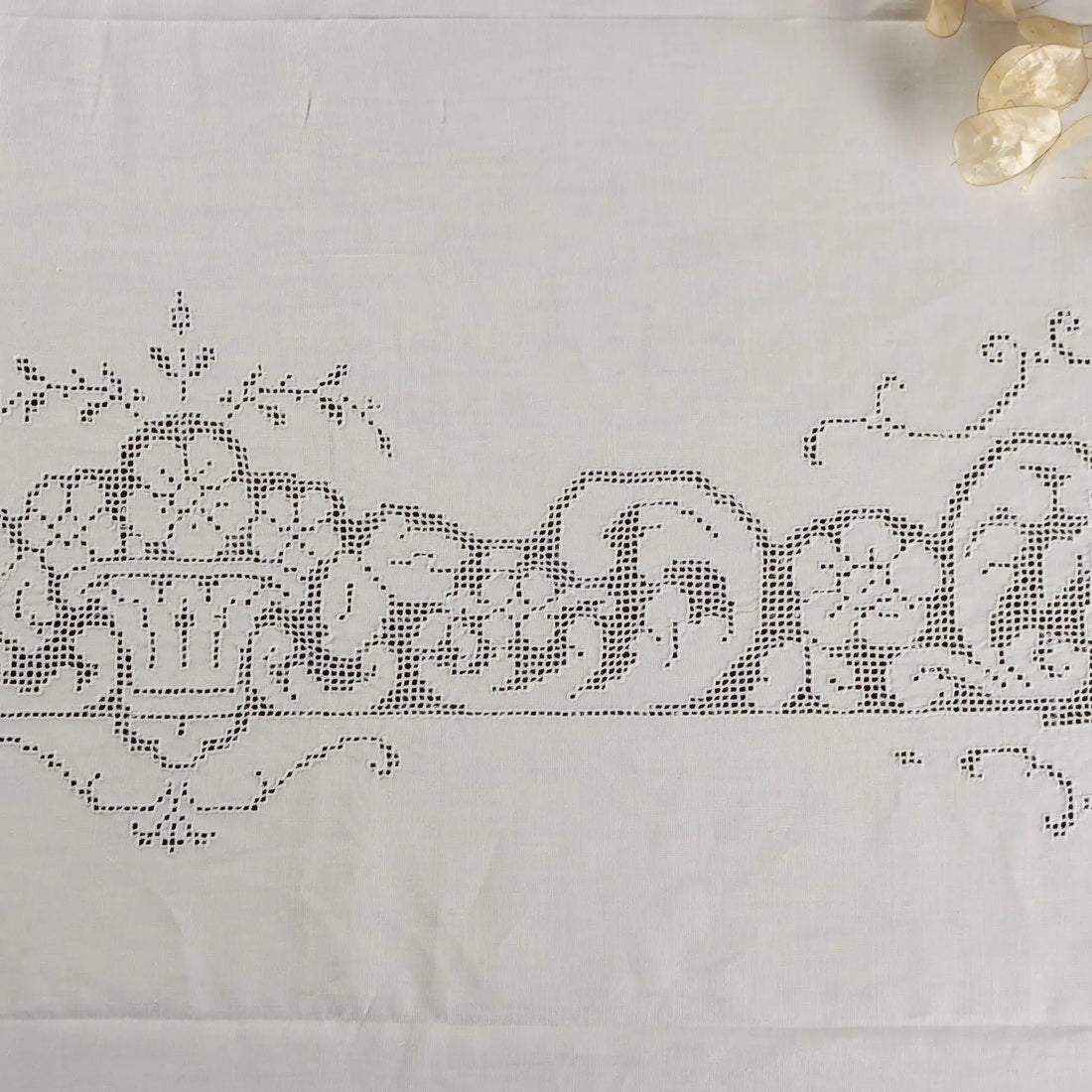 Tablecloth with 12 Napkins Sicilian Linen Italy 120 x 71 In
