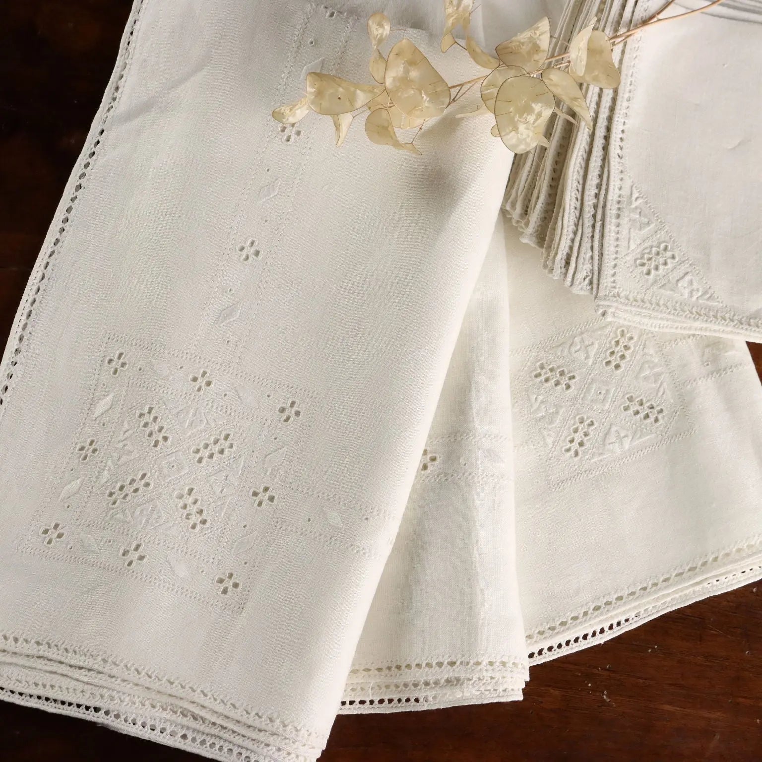 Linen Tablecloth with 12 Napkins Decoration Italy 99 x 68 In