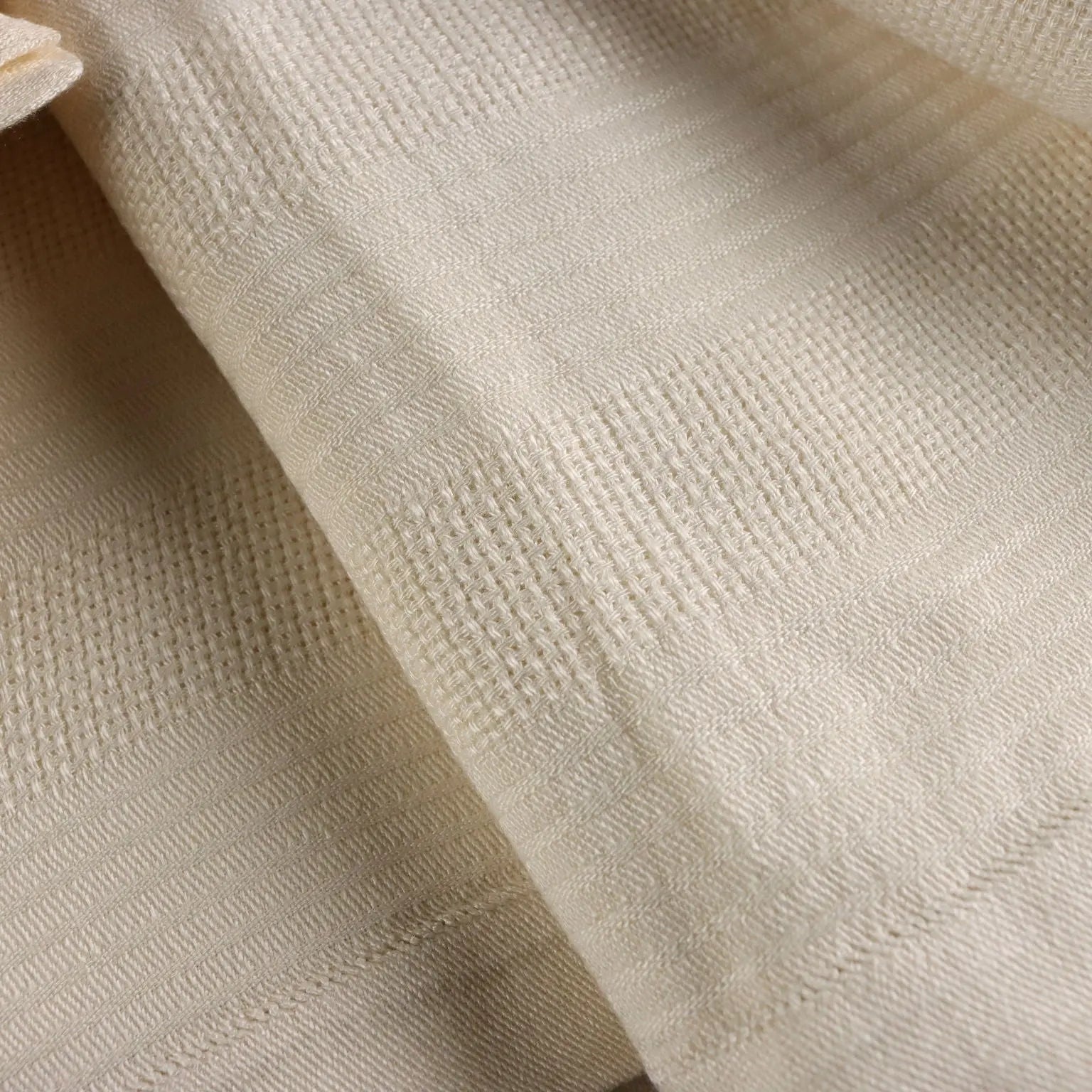 Flanders Linen Tablecloth with 12 Napkins Italy 88 x 56 In
