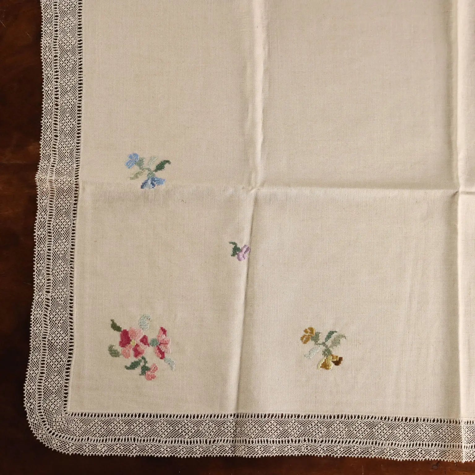 Linen Table Set Embroideries Cross-Stitch Italy 33 x 21 In